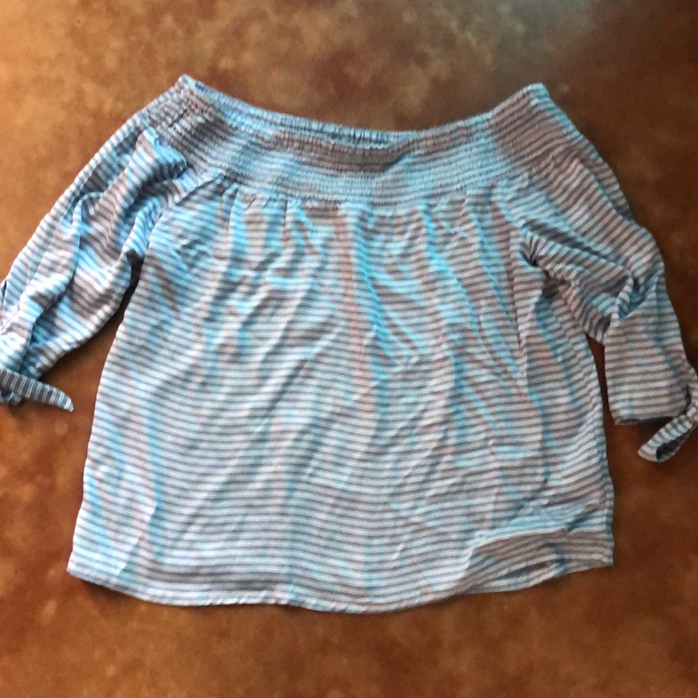 Off the shoulder 100%rayon.